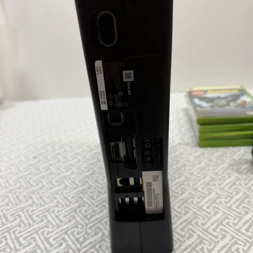 Microsoft Xbox 360 Kinect Bundle 250GB Matte Black Console
